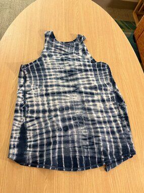 Lululemon Tank Top Estimated Size 6 Blue and White Tie Dye Print Open Back Crew